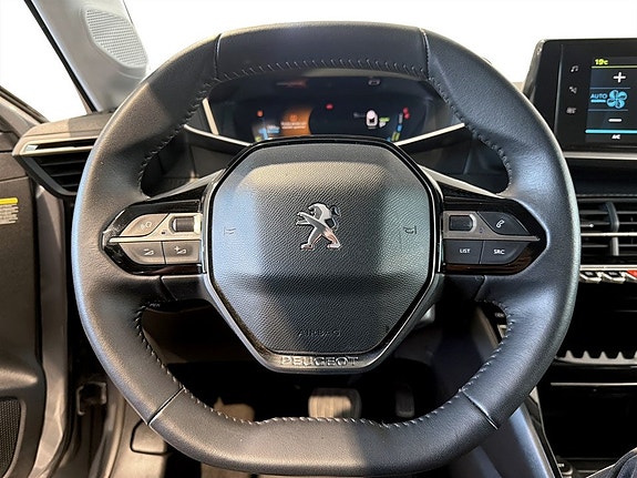 Peugeot e-208 7 of 15