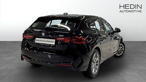 BMW 120 2 of 9