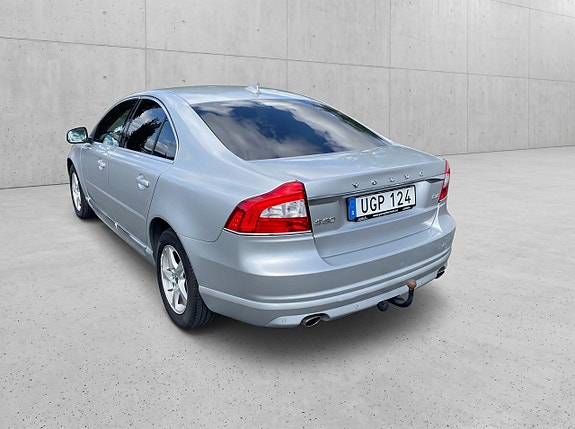 Volvo S80 3 of 5