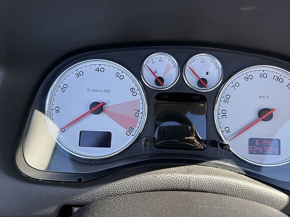 Peugeot 307 CC 10 of 12