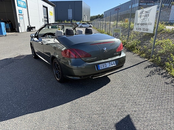 Peugeot 307 CC 3 of 5