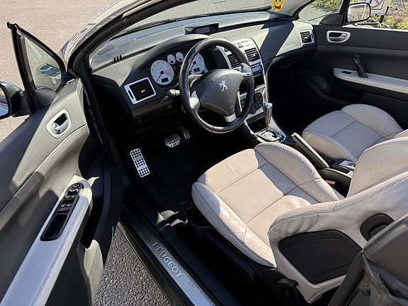 Peugeot 307 CC 6 of 12