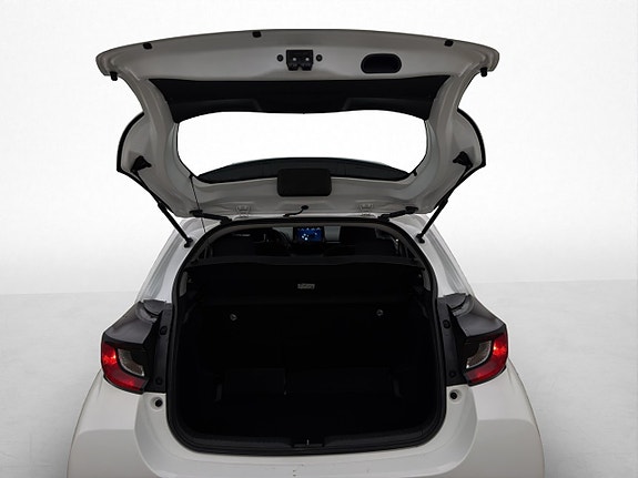 Toyota Yaris 23 of 27