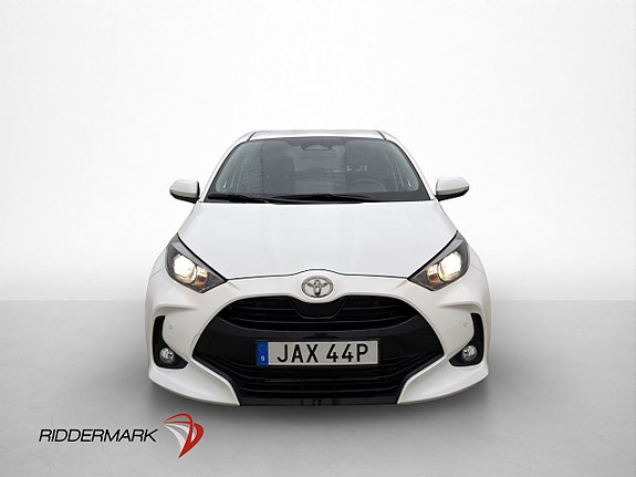 Toyota Yaris 2 of 27
