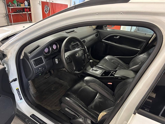 Volvo XC70 6 of 8