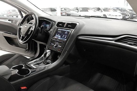Ford Mondeo 10 of 26