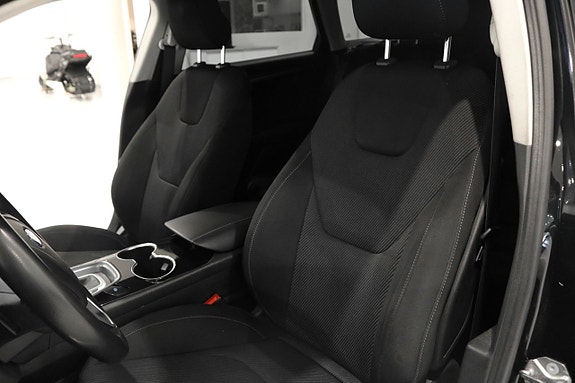 Ford Mondeo 13 of 26