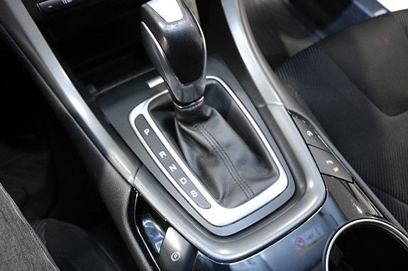 Ford Mondeo 19 of 26