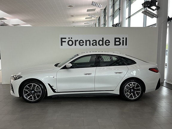 BMW i4 3 of 5