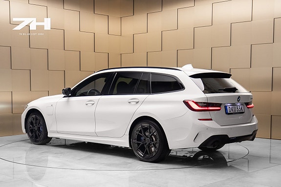 BMW 330e 3 of 5