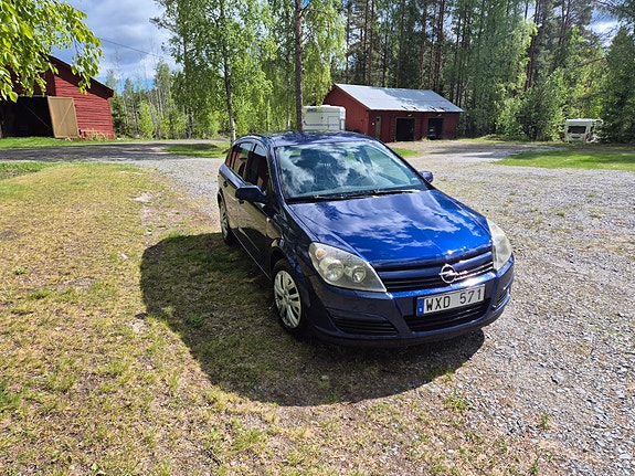 Opel Astra 2 of 5