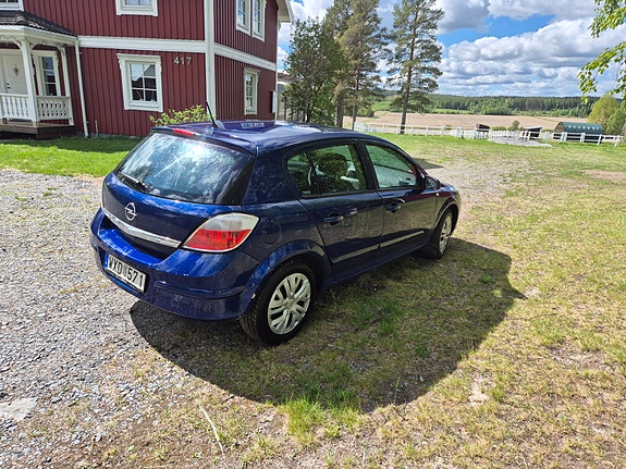 Opel Astra 3 of 5