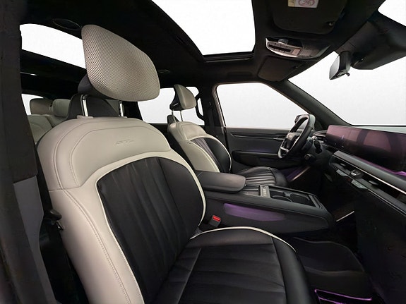 Kia EV9 11 of 30