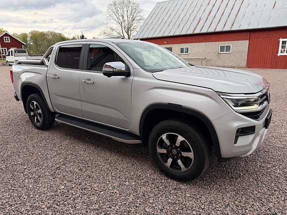 Volkswagen Amarok 2 of 5
