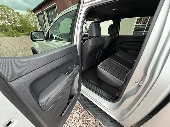 Volkswagen Amarok 6 of 13