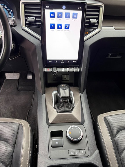 Volkswagen Amarok 9 of 13