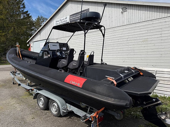 DAHL 27 / MerCruiser 8,1 425 hk - FULLUTRUSTAD inkl. trailer 4 of 12