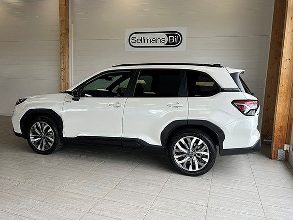 Subaru Forester 2 of 5