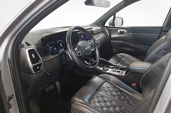 Kia Sorento 6 of 12