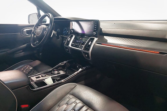 Kia Sorento 9 of 12