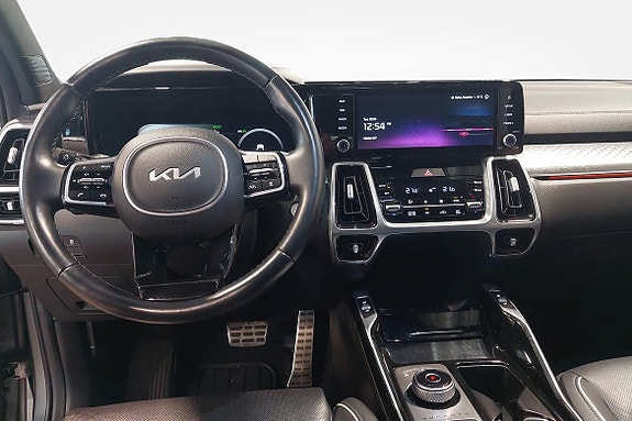 Kia Sorento 8 of 12