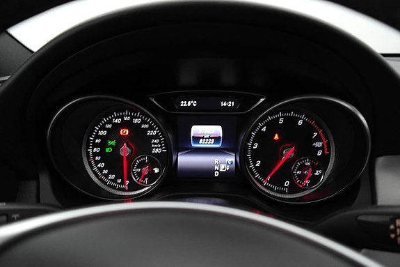 Mercedes-Benz CLA200 11 of 23