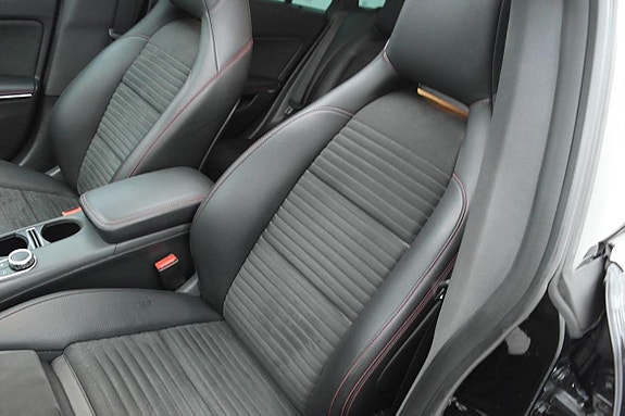 Mercedes-Benz CLA200 17 of 23