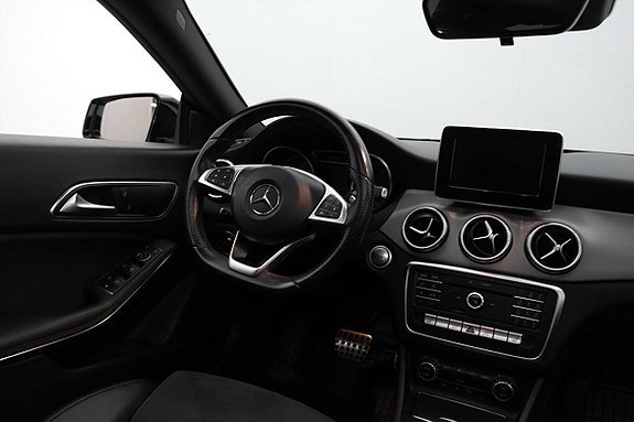 Mercedes-Benz CLA200 8 of 23