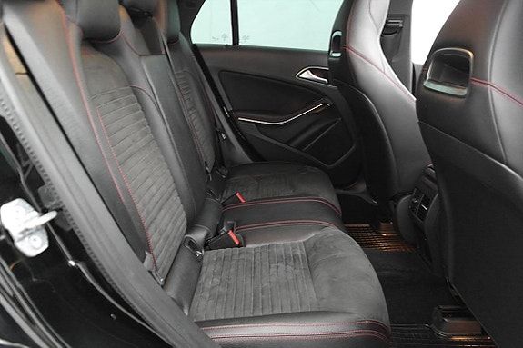 Mercedes-Benz CLA200 18 of 23