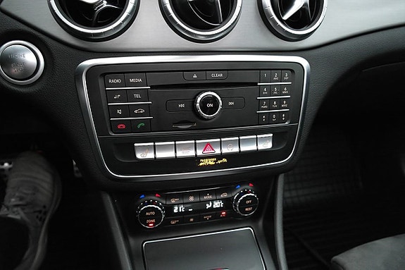 Mercedes-Benz CLA200 15 of 23