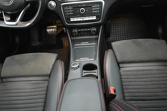 Mercedes-Benz CLA200 9 of 23