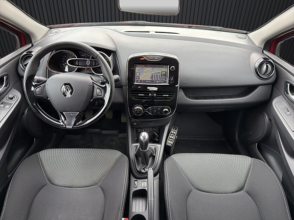 Renault Clio 11 of 19