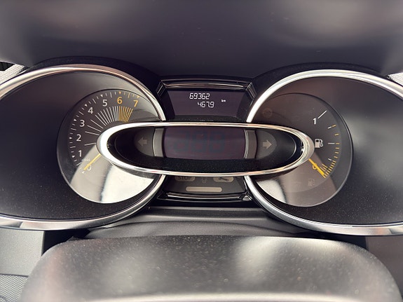Renault Clio 16 of 19