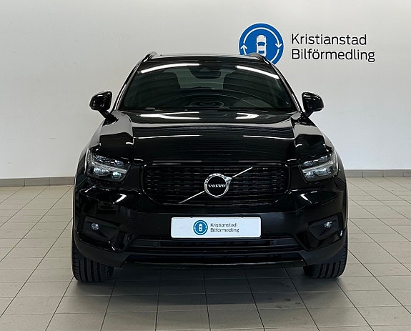 Volvo XC40 6 of 12