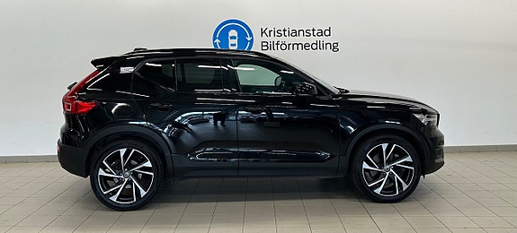 Volvo XC40 4 of 12