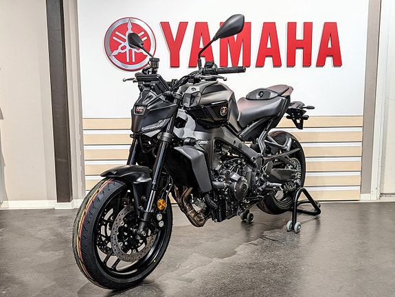 Yamaha MT-09 5 of 6