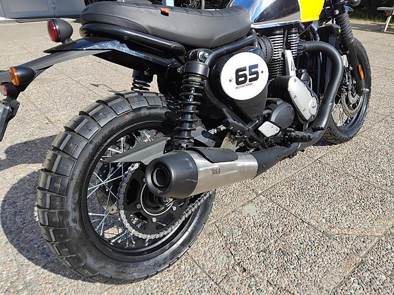 BSA 650 Scrambler Victor Yellow 4 of 6