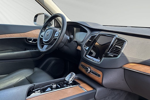 Volvo XC90 11 of 13
