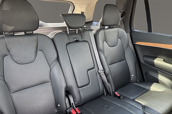 Volvo XC90 12 of 13