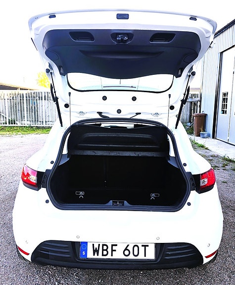 Renault Clio 12 of 12