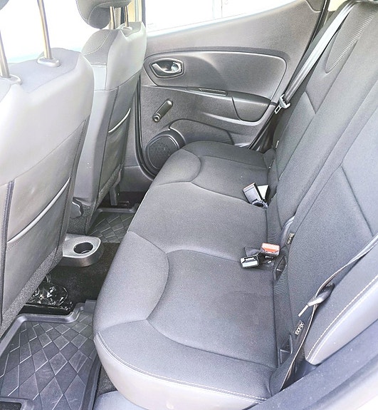 Renault Clio 11 of 12