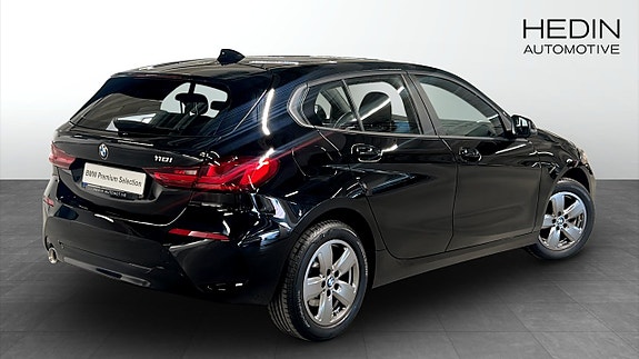 BMW 118i 2 of 5