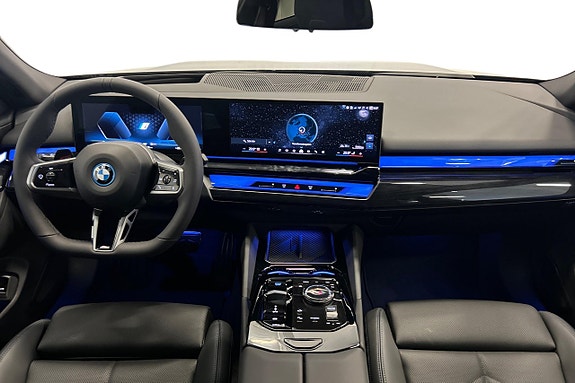 BMW i5 11 of 25