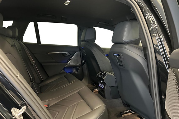 BMW i5 20 of 25