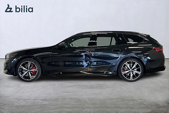 BMW i5 4 of 5