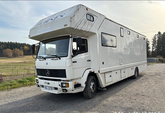 Mercedes husbil / hästlastbil vit