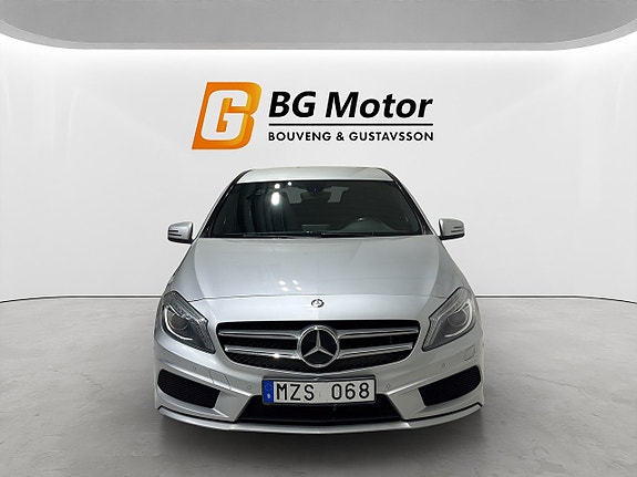 Mercedes-Benz A200 2 of 5