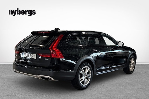 Volvo V90 Cross Country 4 of 5