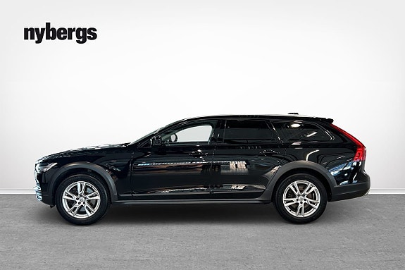 Volvo V90 Cross Country 2 of 5