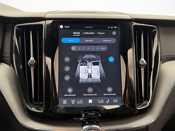 Volvo XC60 22 of 30